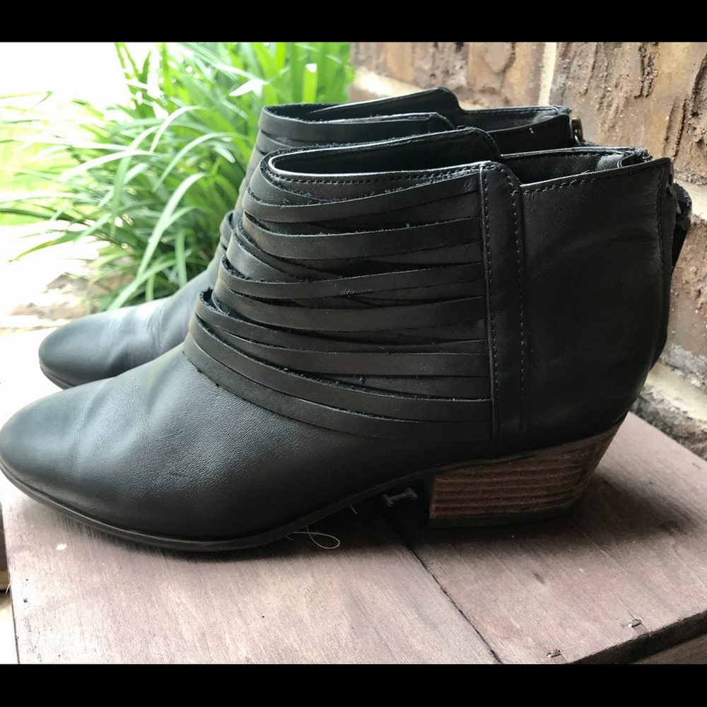 Clarks Collection Booties - Picture 3 of 5
